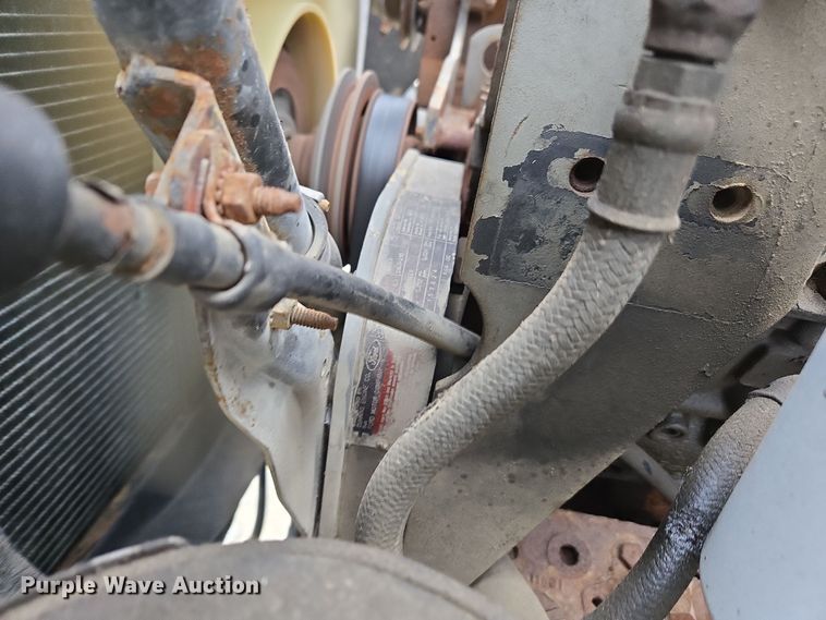 image for item EE7946 1995 Ford L8000 fertilizer delivery truck