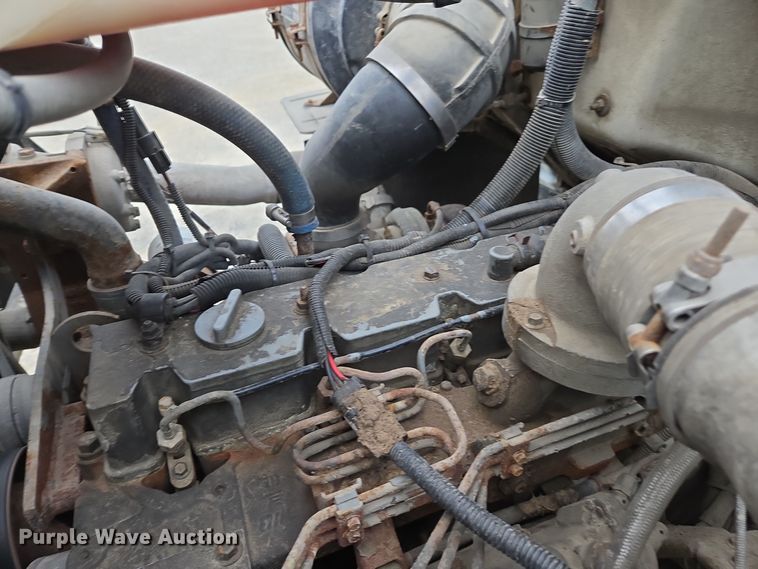 image for item EE7946 1995 Ford L8000 fertilizer delivery truck