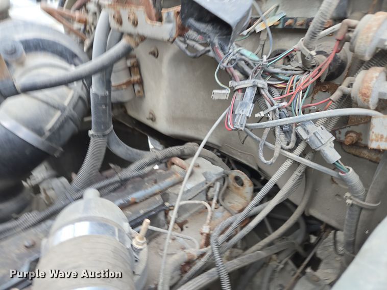 image for item EE7946 1995 Ford L8000 fertilizer delivery truck