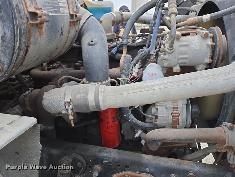 image for item EE7946 1995 Ford L8000 fertilizer delivery truck