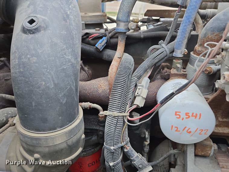 image for item EE7946 1995 Ford L8000 fertilizer delivery truck