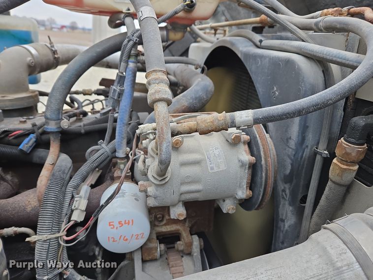 image for item EE7946 1995 Ford L8000 fertilizer delivery truck