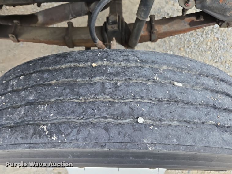 image for item EE7946 1995 Ford L8000 fertilizer delivery truck