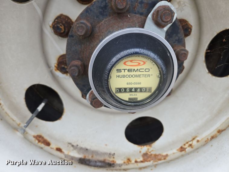 image for item EE7946 1995 Ford L8000 fertilizer delivery truck