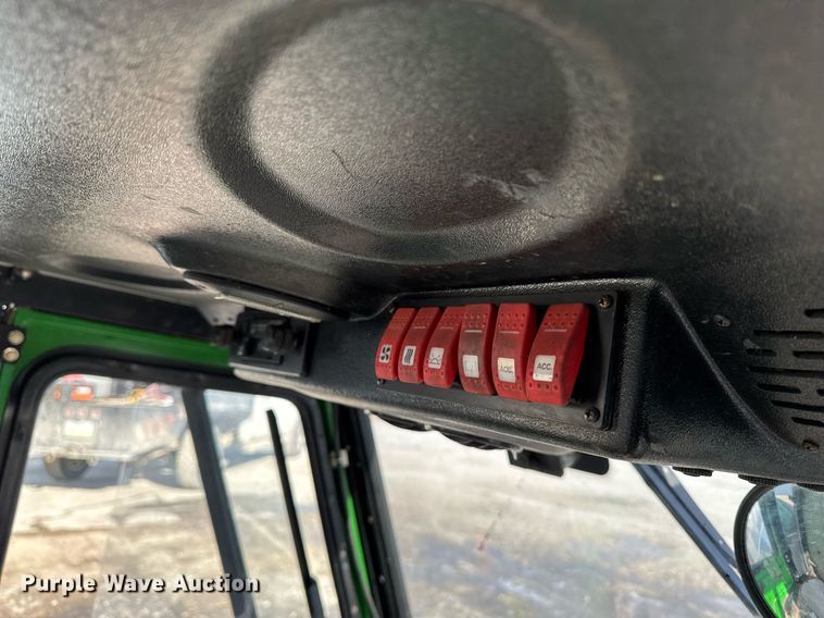 image for item EG7148 Curtis tractor cab