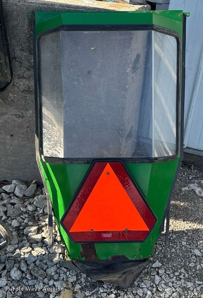 image for item EG7148 Curtis tractor cab