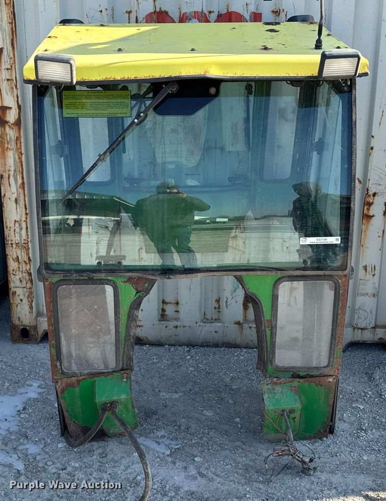 image for item EG7149 Curtis tractor cab