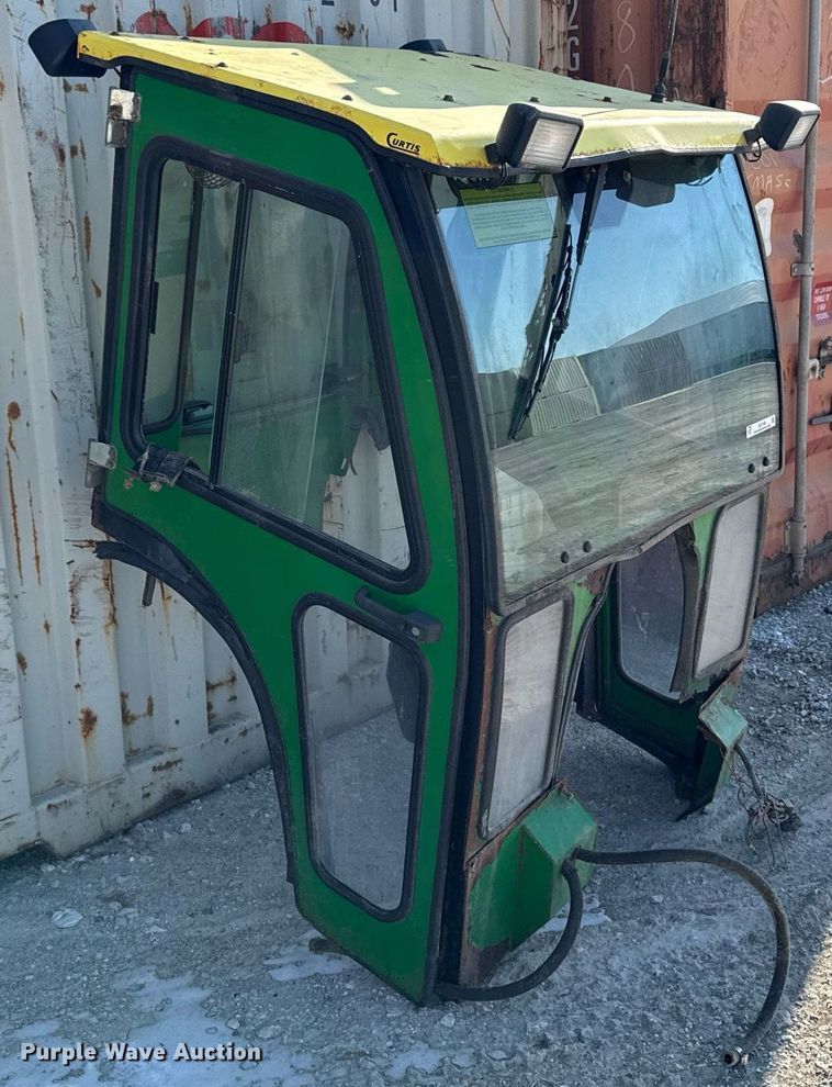 image for item EG7149 Curtis tractor cab