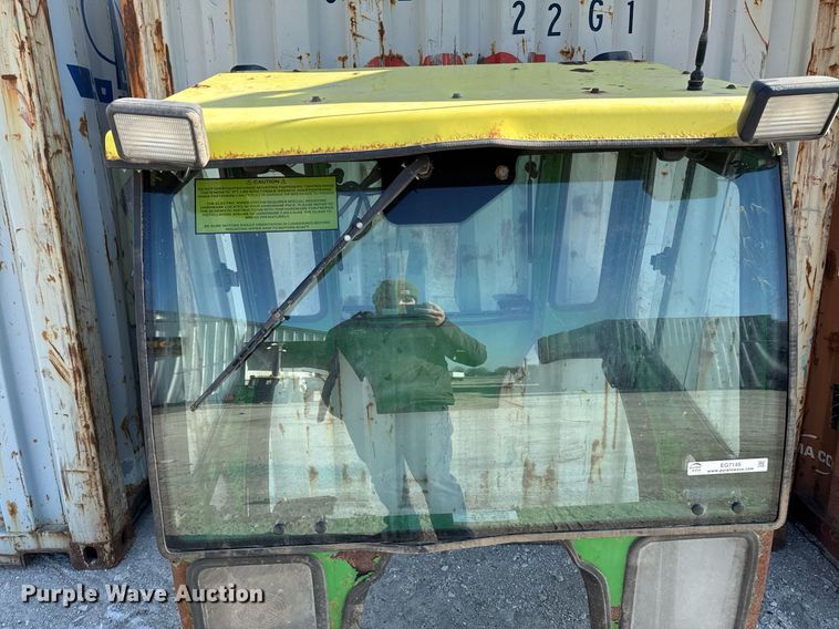 image for item EG7149 Curtis tractor cab