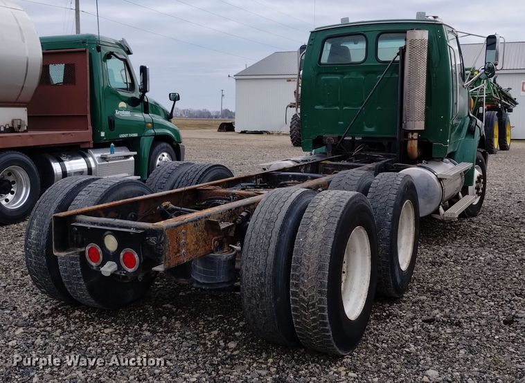 image for item EH0081 2006 Sterling  AT9500 truck cab and chassis
