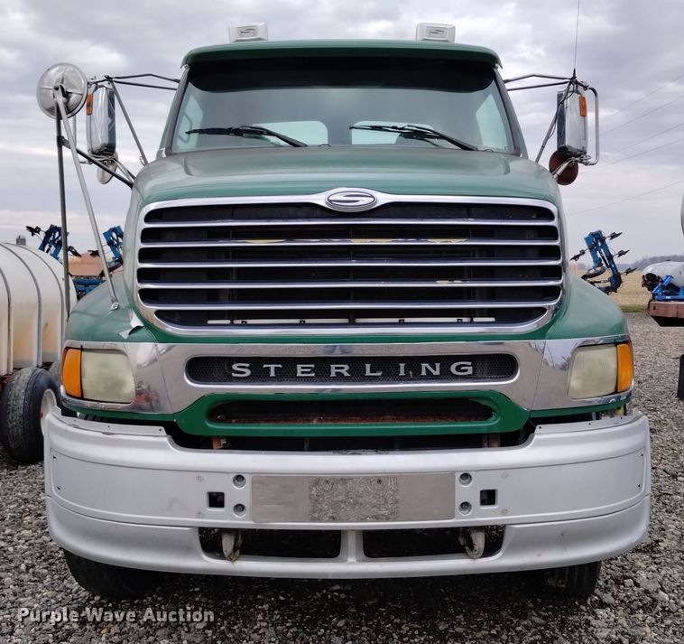 image for item EH0081 2006 Sterling  AT9500 truck cab and chassis