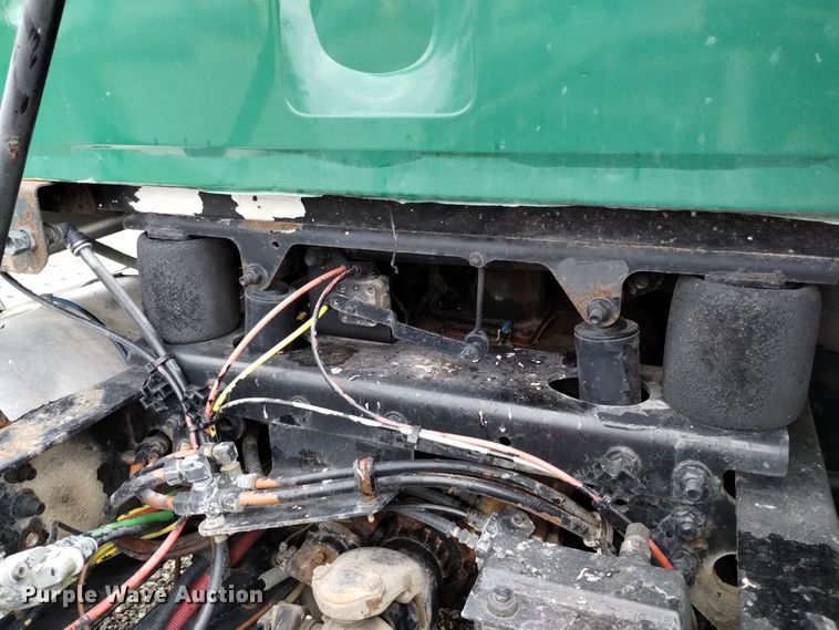 image for item EH0081 2006 Sterling  AT9500 truck cab and chassis