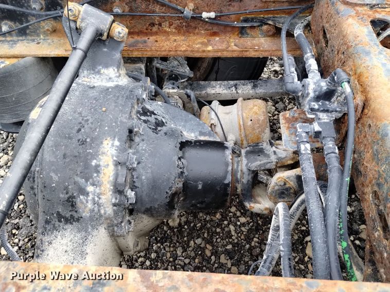 image for item EH0081 2006 Sterling  AT9500 truck cab and chassis