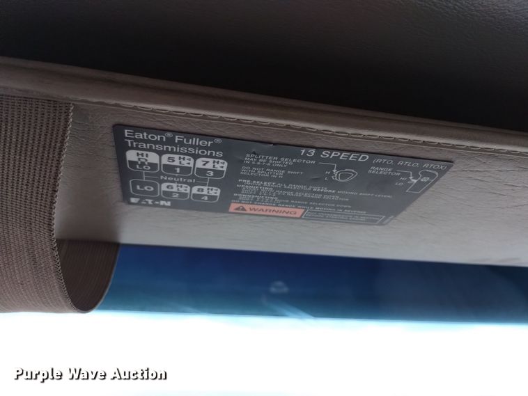 image for item EH0081 2006 Sterling  AT9500 truck cab and chassis