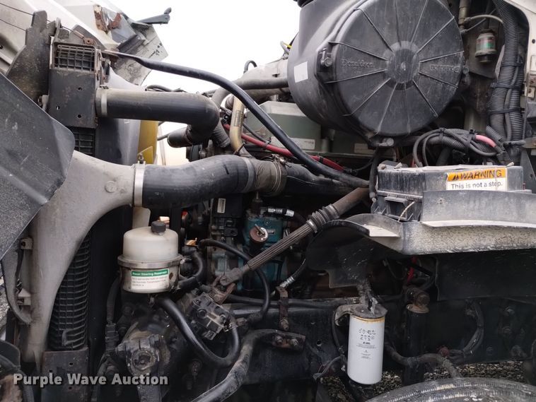 image for item EH0081 2006 Sterling  AT9500 truck cab and chassis