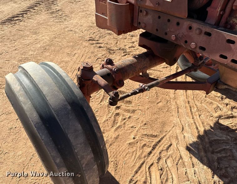 image for item EJ3435 1971 International F 1456 tractor