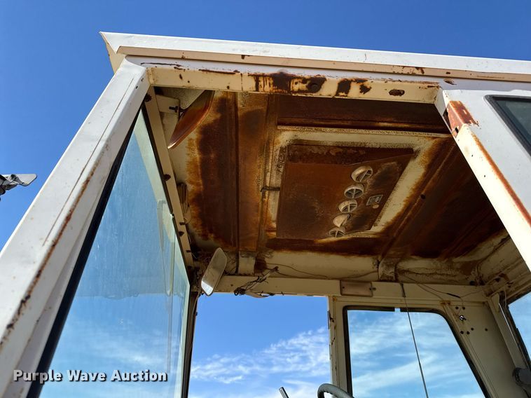 image for item EJ3435 1971 International F 1456 tractor