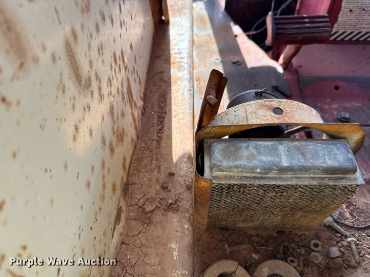 image for item EJ3435 1971 International F 1456 tractor