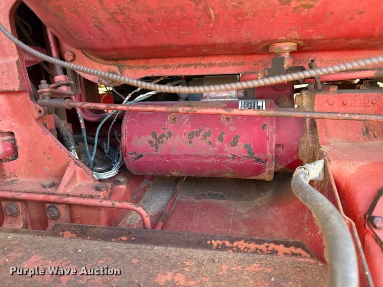 image for item EJ3435 1971 International F 1456 tractor