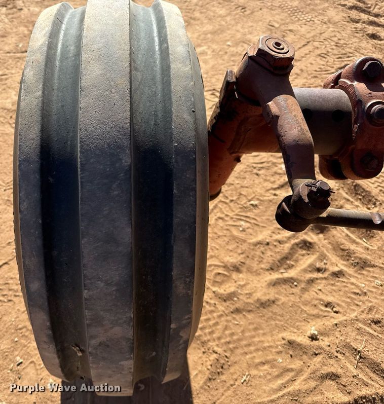 image for item EJ3435 1971 International F 1456 tractor