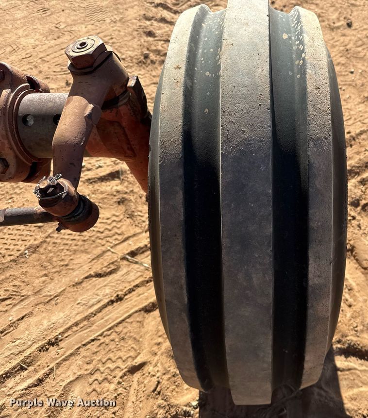 image for item EJ3435 1971 International F 1456 tractor