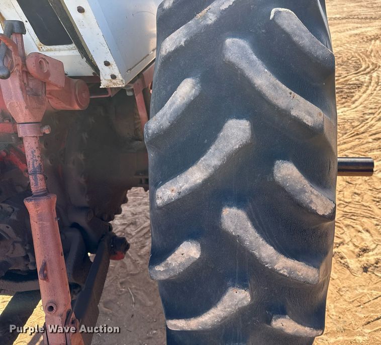 image for item EJ3435 1971 International F 1456 tractor