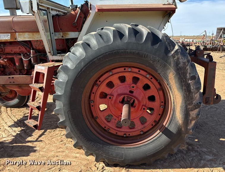 image for item EJ3435 1971 International F 1456 tractor