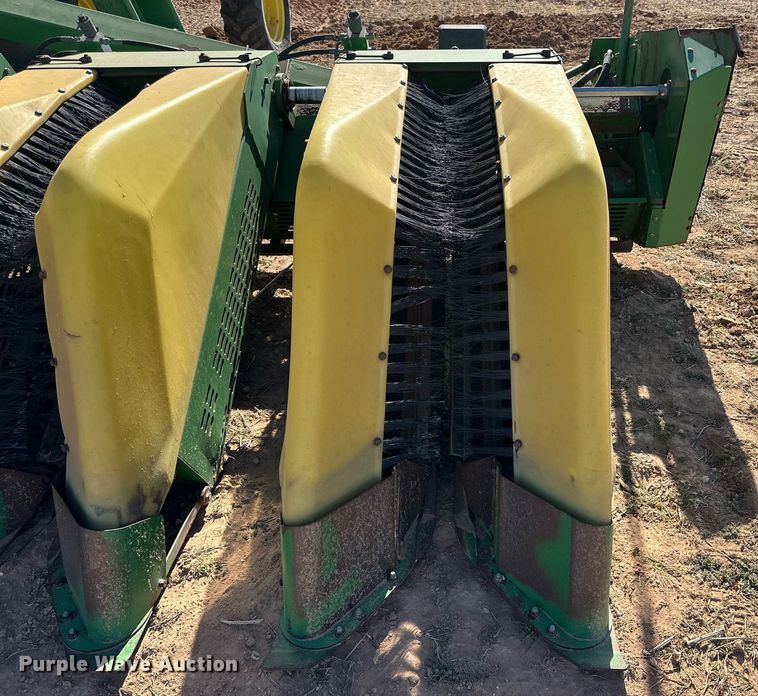 image for item EJ3438 2005 John Deere 7460 cotton stripper