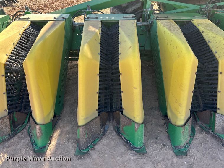 image for item EJ3438 2005 John Deere 7460 cotton stripper