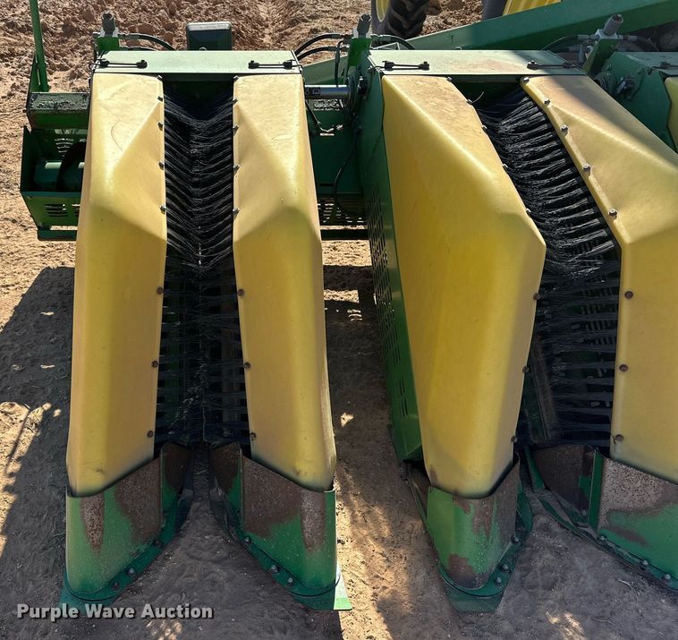 image for item EJ3438 2005 John Deere 7460 cotton stripper