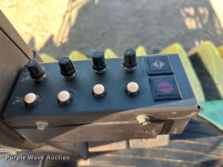 image for item EJ3438 2005 John Deere 7460 cotton stripper