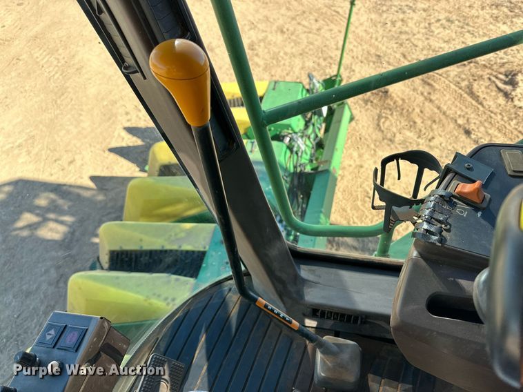 image for item EJ3438 2005 John Deere 7460 cotton stripper