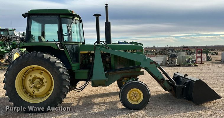 image for item EJ3443 1979 John Deere 4440 tractor