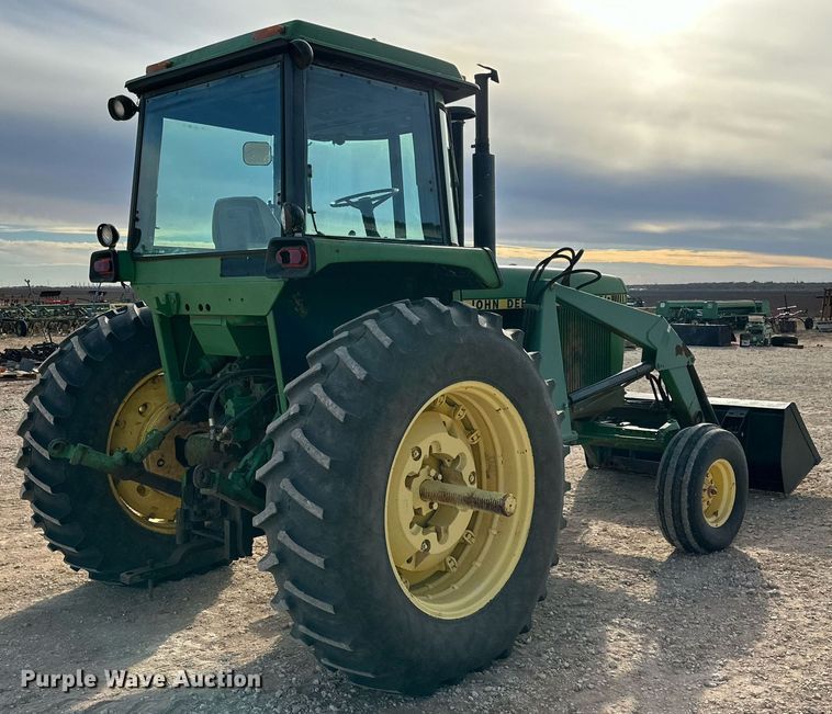 image for item EJ3443 1979 John Deere 4440 tractor