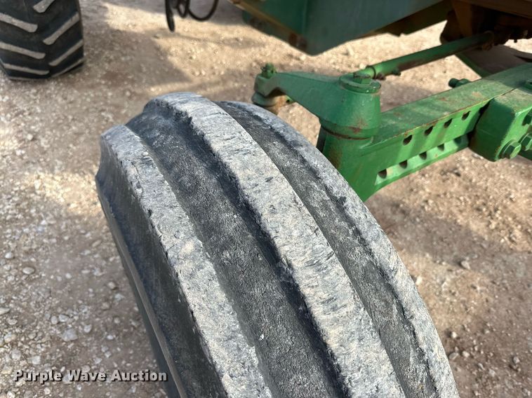 image for item EJ3443 1979 John Deere 4440 tractor