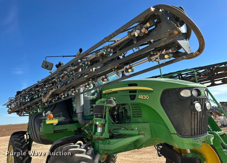 image for item EJ3450 2012 John Deere 4830 sprayer