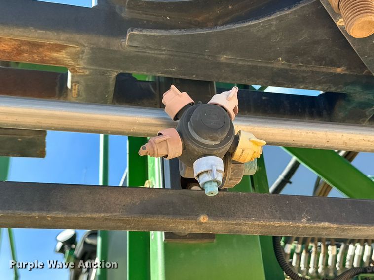 image for item EJ3450 2012 John Deere 4830 sprayer