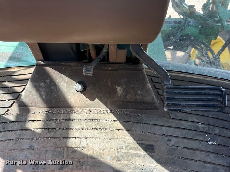 image for item EJ3450 2012 John Deere 4830 sprayer