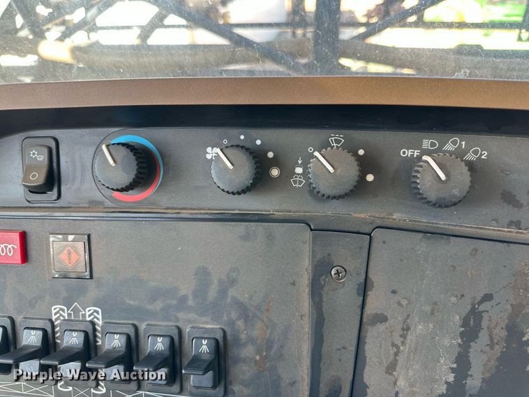 image for item EJ3450 2012 John Deere 4830 sprayer