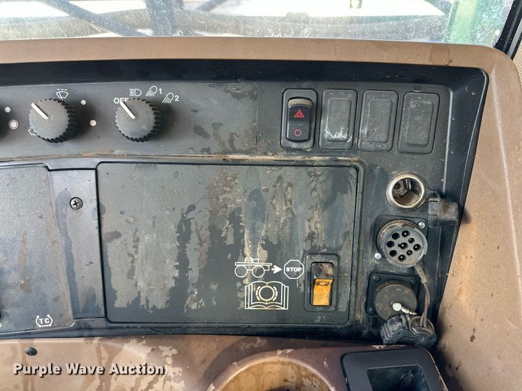 image for item EJ3450 2012 John Deere 4830 sprayer