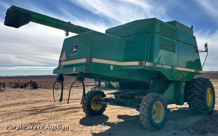 image for item EJ3451 1989 John Deere 9600 combine