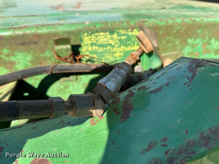 image for item EJ3451 1989 John Deere 9600 combine