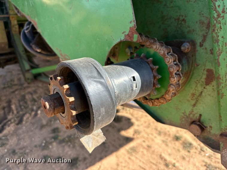 image for item EJ3451 1989 John Deere 9600 combine