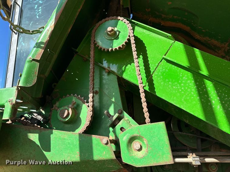 image for item EJ3451 1989 John Deere 9600 combine