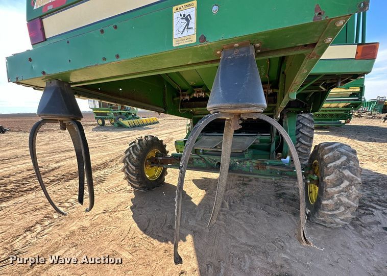 image for item EJ3451 1989 John Deere 9600 combine