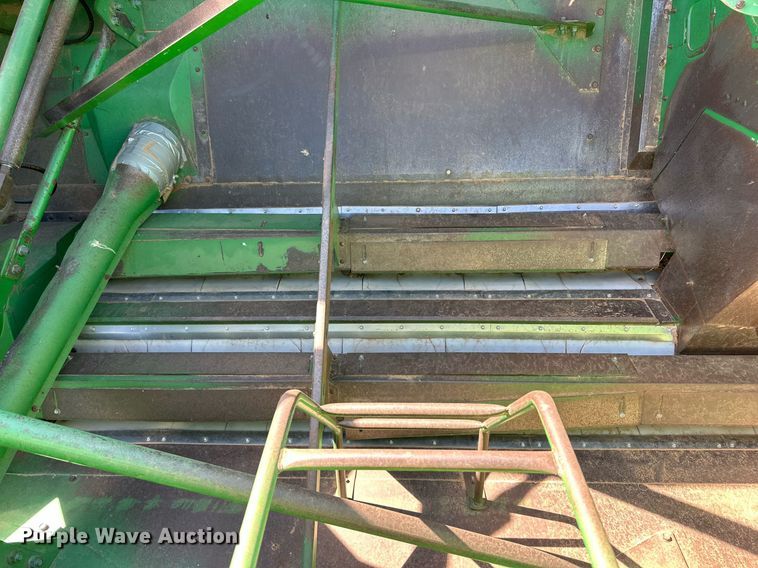 image for item EJ3451 1989 John Deere 9600 combine