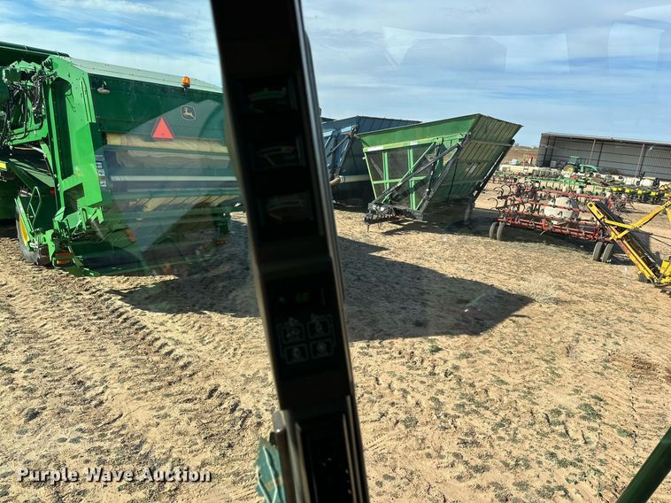 image for item EJ3451 1989 John Deere 9600 combine