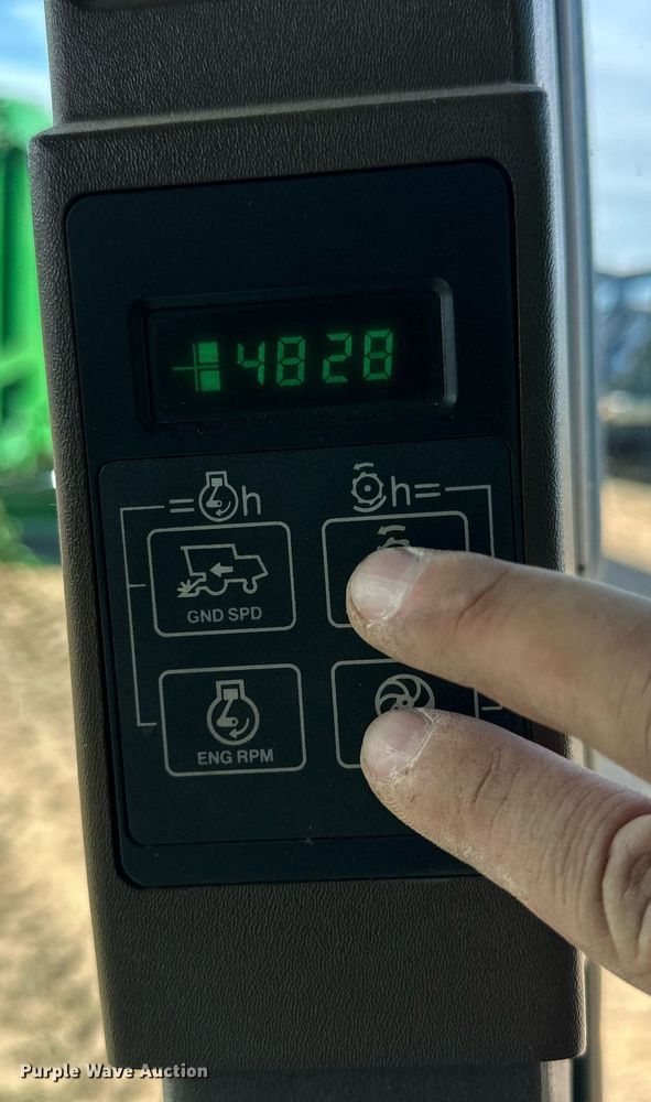 image for item EJ3451 1989 John Deere 9600 combine