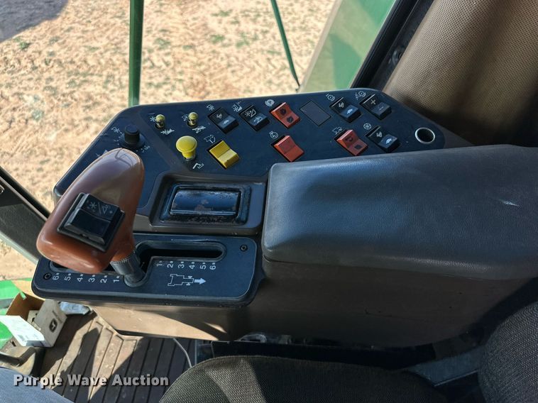 image for item EJ3451 1989 John Deere 9600 combine