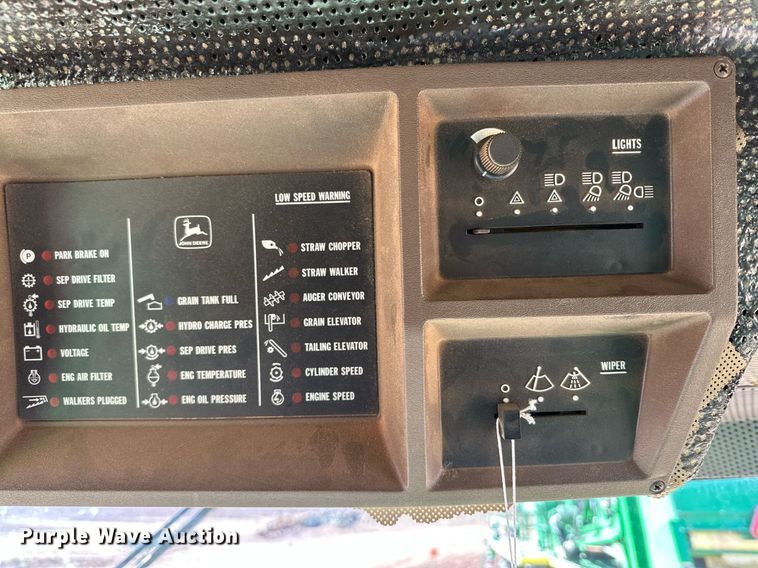 image for item EJ3451 1989 John Deere 9600 combine